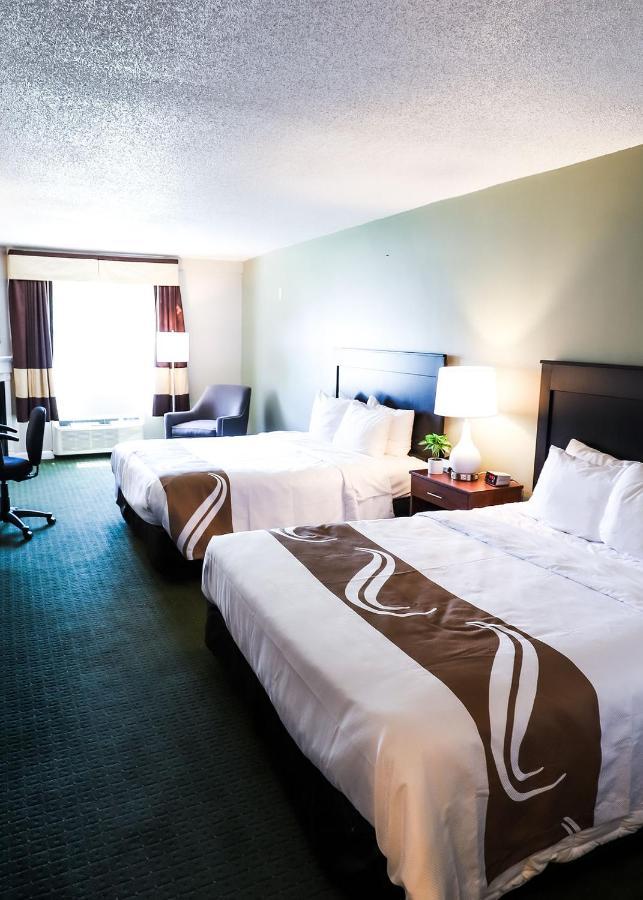 Hotel Quality & *